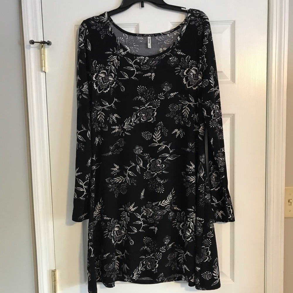 🍂 Mudd floral long sleeve dress Juniors XL black